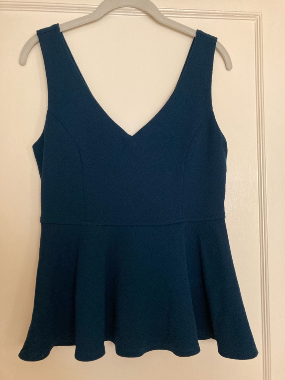 Forever 21 Teal V-Neck Peplum Camisole sz M
